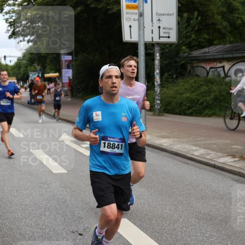 29.06.2025 - hella hamburg halbmarathon Yannick Fuchs http://msf.ph/oto/8188736 29.06.2025 10:30:36 20KM 3843, 4062, 6032, 10384, 10477, 10877, 12447, 12462, 12488, 12514, 13252, 13343, 13419, 14789, 14875, 15115, 15161, 15415, 15701, 15959, 16119, 16123, 17329, 17612, 17691, 18259, 18841 meine-sportfotos.de