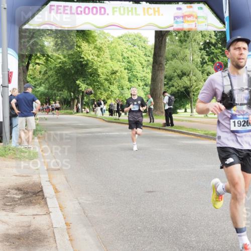 29.06.2025 - hella hamburg halbmarathon MichiJ http://msf.ph/oto/8188798 29.06.2025 10:19:17 Zwischen KM18-KM19 2180, 3043, 6781, 7231, 9137, 10171, 10790, 13838, 14164, 15253, 15880, 19194, 19202, 19203, 19204 meine-sportfotos.de