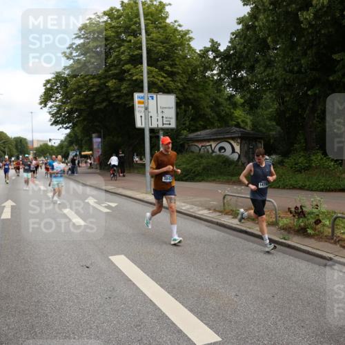 29.06.2025 - hella hamburg halbmarathon Yannick Fuchs http://msf.ph/oto/8188851 29.06.2025 10:30:40 20KM 3843, 4062, 6032, 6829, 6990, 10384, 10477, 10877, 12447, 12462, 12488, 12514, 13252, 13343, 13419, 14789, 14875, 15115, 15161, 15959, 16119, 17329, 17612, 17691, 18259, 18841 meine-sportfotos.de