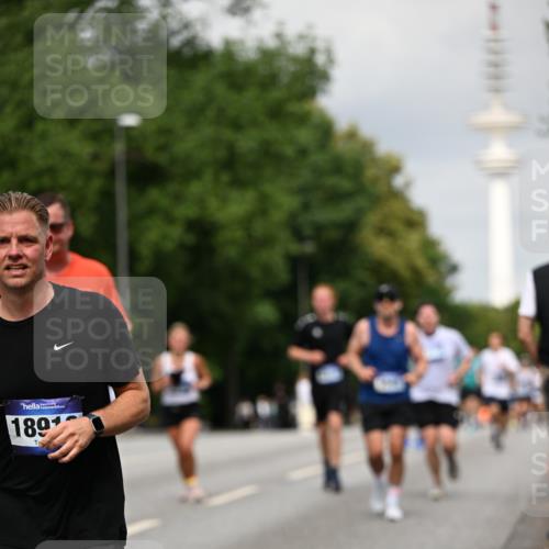 29.06.2025 - hella hamburg halbmarathon Dr. Thomas Lammeyer http://msf.ph/oto/8188885 29.06.2025 10:10:59 Kennedybrücke 1245, 4550, 5951, 6314, 6572, 6664, 8960, 9560, 10212, 10297, 10736, 10886 meine-sportfotos.de