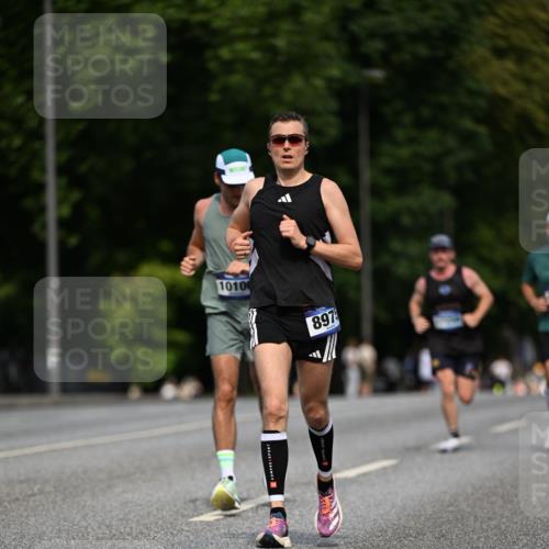 29.06.2025 - hella hamburg halbmarathon Dr. Thomas Lammeyer http://msf.ph/oto/8188950 29.06.2025 09:47:32 Kennedybrücke 1065, 1122, 3075, 3968, 5308, 5344, 7231, 7349, 7793, 8975, 9047, 9079, 10106, 10173, 10790 meine-sportfotos.de