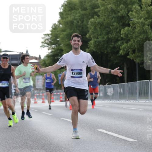 29.06.2025 - hella hamburg halbmarathon Jannik Wohlers http://msf.ph/oto/8188985 29.06.2025 09:44:37 Lombardsbrücke 1827, 3201, 5269, 5367, 6619, 8473, 8731, 10156, 10486, 10848, 11169, 12287, 12900, 13838, 13956, 14140, 14164, 15883, 16377, 16508, 16713, 16736, 17428, 17488, 18837, 18871, 18874, 19142 meine-sportfotos.de