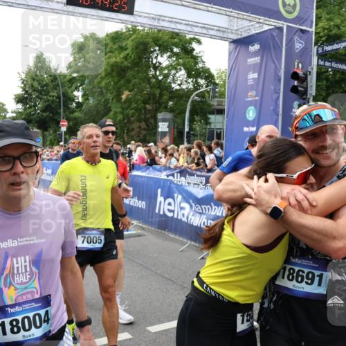 29.06.2025 - hella hamburg halbmarathon Zöllner http://msf.ph/oto/8189070 29.06.2025 10:44:24 Ziel 1220, 1413, 1415, 1902, 5275, 7191, 8722, 9444, 12528, 16547, 16803, 16893, 18806 meine-sportfotos.de