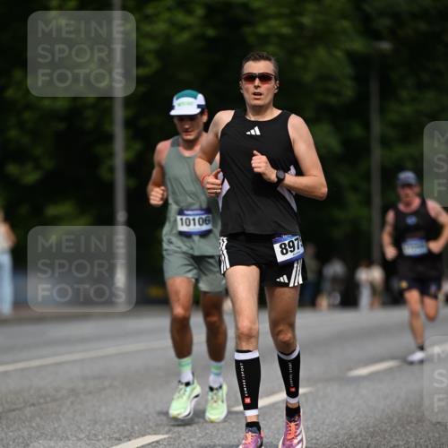 29.06.2025 - hella hamburg halbmarathon Dr. Thomas Lammeyer http://msf.ph/oto/8189141 29.06.2025 09:47:33 Kennedybrücke 1065, 1122, 3075, 3968, 5308, 5344, 7231, 7349, 7793, 8975, 9047, 9079, 10106, 10173, 10790 meine-sportfotos.de
