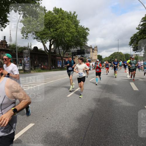 29.06.2025 - hella hamburg halbmarathon Yannick Fuchs http://msf.ph/oto/8189155 29.06.2025 10:43:48 20KM 2013, 2504, 2516, 2878, 2889, 2937, 3414, 3543, 3562, 3692, 4017, 4832, 5460, 5978, 6115, 7100, 7297, 7332, 7657, 8112, 8437, 8454, 8813, 9126, 9200, 9463, 9491, 9551, 9597, 9619, 9723, 9924, 9965, 10189, 11339, 11819, 11977, 12035, 12271, 12670, 13159, 13690, 13976, 14526, 14838, 15519, 15523, 15966, 16114, 16653, 16731, 16738, 16843, 16877, 16891, 17001, 17753, 17908, 18058, 18350, 18926, 18960, 19109 meine-sportfotos.de