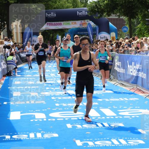 29.06.2025 - hella hamburg halbmarathon Zöllner http://msf.ph/oto/8189246 29.06.2025 10:34:05 Ziel 9345, 9519, 11019, 11227, 13066, 13493, 13494, 14448, 15268, 16724, 17877 meine-sportfotos.de