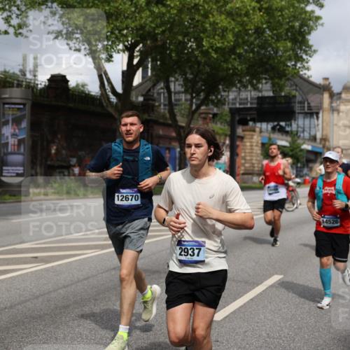 29.06.2025 - hella hamburg halbmarathon Yannick Fuchs http://msf.ph/oto/8189270 29.06.2025 10:43:49 20KM 2013, 2504, 2516, 2878, 2889, 2937, 3414, 3543, 3562, 3692, 4017, 4832, 5460, 5978, 6115, 7100, 7332, 7657, 8112, 8437, 8454, 8813, 9126, 9200, 9463, 9491, 9551, 9597, 9619, 9723, 9924, 9965, 10189, 11339, 11819, 11977, 12035, 12271, 12670, 13159, 13225, 13690, 13976, 14526, 14838, 15519, 15523, 15966, 16114, 16653, 16731, 16738, 16843, 16877, 16891, 17001, 17753, 17908, 18058, 18350, 18926, 18960, 19109 meine-sportfotos.de