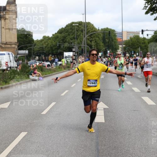 29.06.2025 - hella hamburg halbmarathon Yannick Fuchs http://msf.ph/oto/8189293 29.06.2025 10:30:52 20KM 2399, 2774, 3809, 6829, 6990, 6993, 10477, 10852, 12447, 12488, 13343, 13419, 14601, 14622, 14875, 15115, 15161, 15348, 15621, 16119, 17217, 17329, 17612, 17691, 18156, 18600 meine-sportfotos.de
