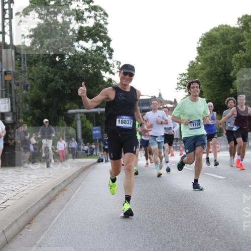 29.06.2025 - hella hamburg halbmarathon Jannik Wohlers http://msf.ph/oto/8189358 29.06.2025 09:44:39 Lombardsbrücke 1827, 2746, 3201, 5269, 5367, 6619, 6781, 10156, 10486, 10848, 11169, 12287, 12595, 12900, 13838, 13956, 14140, 14164, 15883, 16377, 16508, 16713, 16818, 17428, 17488, 18737, 18837, 18871, 18874, 19142 meine-sportfotos.de
