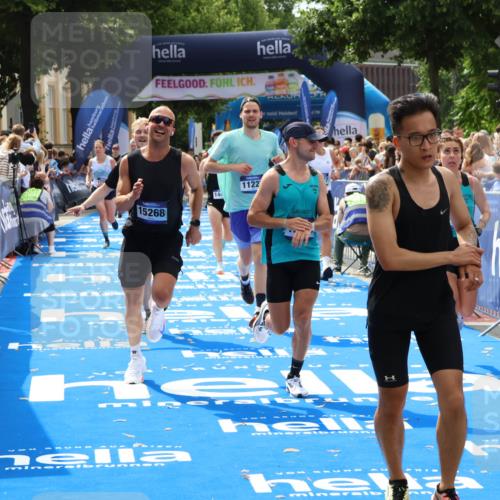 29.06.2025 - hella hamburg halbmarathon Zöllner http://msf.ph/oto/8189395 29.06.2025 10:34:07 Ziel 9345, 9376, 9519, 11019, 11202, 11227, 13066, 13493, 13494, 14448, 15268, 16724, 17751, 17877 meine-sportfotos.de