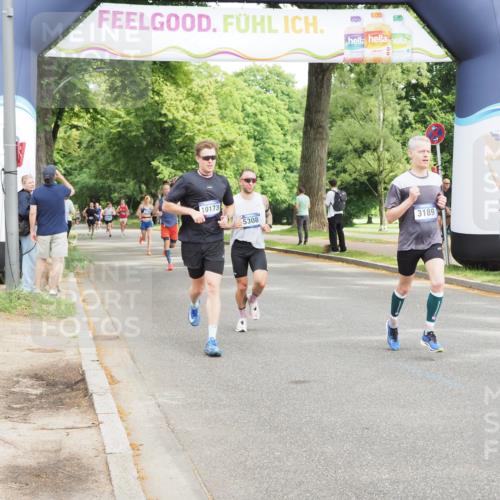 29.06.2025 - hella hamburg halbmarathon MichiJ http://msf.ph/oto/8189502 29.06.2025 10:19:32 Zwischen KM18-KM19 3189, 5308, 10173, 16818 meine-sportfotos.de