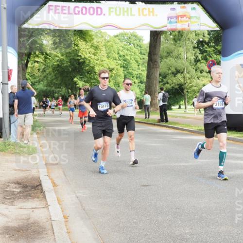 29.06.2025 - hella hamburg halbmarathon MichiJ http://msf.ph/oto/8189547 29.06.2025 10:19:32 Zwischen KM18-KM19 3189, 5308, 10173, 16818 meine-sportfotos.de