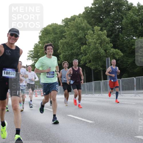 29.06.2025 - hella hamburg halbmarathon Jannik Wohlers http://msf.ph/oto/8189593 29.06.2025 09:44:39 Lombardsbrücke 1827, 2746, 3201, 5269, 5367, 6619, 6781, 10156, 10486, 10848, 11169, 12287, 12595, 12900, 13838, 13956, 14140, 14164, 15883, 16377, 16508, 16713, 16818, 17428, 17488, 18737, 18837, 18871, 18874, 19142 meine-sportfotos.de