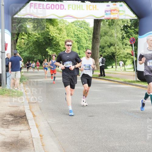 29.06.2025 - hella hamburg halbmarathon MichiJ http://msf.ph/oto/8189613 29.06.2025 10:19:32 Zwischen KM18-KM19 3189, 5308, 10173, 16818 meine-sportfotos.de