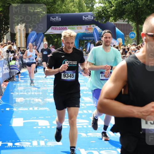 29.06.2025 - hella hamburg halbmarathon Zöllner http://msf.ph/oto/8189623 29.06.2025 10:34:08 Ziel 9345, 9376, 11019, 11202, 11227, 13066, 13493, 13494, 14448, 15268, 16724, 17751, 17877 meine-sportfotos.de