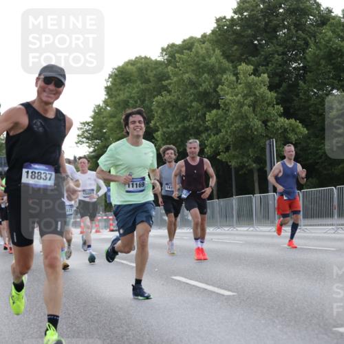 29.06.2025 - hella hamburg halbmarathon Jannik Wohlers http://msf.ph/oto/8189643 29.06.2025 09:44:39 Lombardsbrücke 1827, 2746, 3201, 5269, 5367, 6619, 6781, 10156, 10486, 10848, 11169, 12287, 12595, 12900, 13838, 13956, 14140, 14164, 15883, 16377, 16508, 16713, 16818, 17428, 17488, 18737, 18837, 18871, 18874, 19142 meine-sportfotos.de