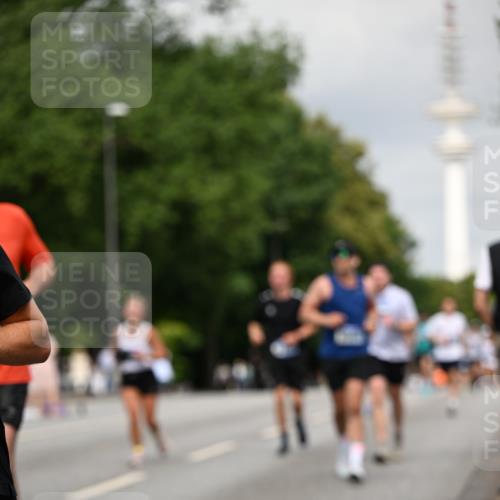 29.06.2025 - hella hamburg halbmarathon Dr. Thomas Lammeyer http://msf.ph/oto/8189660 29.06.2025 10:11:00 Kennedybrücke 1245, 4502, 4550, 5951, 6314, 6572, 6664, 8960, 9560, 10212, 10297, 10736 meine-sportfotos.de