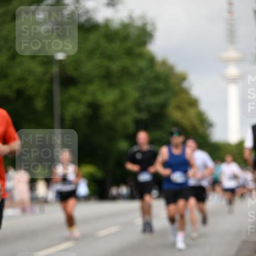 29.06.2025 - hella hamburg halbmarathon Dr. Thomas Lammeyer http://msf.ph/oto/8189669 29.06.2025 10:11:00 Kennedybrücke 1245, 4502, 4550, 5951, 6314, 6572, 6664, 8960, 9560, 10212, 10297, 10736 meine-sportfotos.de
