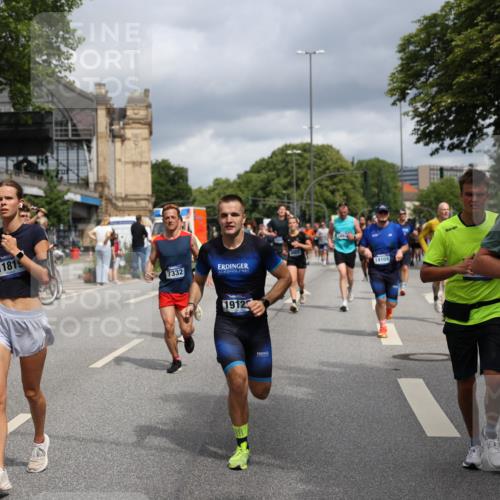 29.06.2025 - hella hamburg halbmarathon Yannick Fuchs http://msf.ph/oto/8189670 29.06.2025 10:43:50 20KM 2013, 2504, 2516, 2878, 2889, 2937, 3414, 3543, 3562, 3692, 4017, 4832, 5460, 5978, 6115, 7100, 7332, 7657, 8437, 8454, 8813, 9126, 9200, 9463, 9491, 9551, 9597, 9619, 9723, 9924, 9965, 10189, 11339, 11819, 12035, 12271, 12670, 13159, 13225, 13690, 13976, 14526, 14838, 15519, 15523, 15966, 16114, 16403, 16653, 16731, 16738, 16843, 16877, 16891, 17001, 17753, 17908, 18058, 18350, 18926, 18960, 19109 meine-sportfotos.de