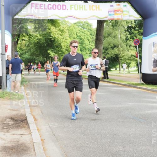 29.06.2025 - hella hamburg halbmarathon MichiJ http://msf.ph/oto/8189675 29.06.2025 10:19:32 Zwischen KM18-KM19 3189, 5308, 10173, 16818 meine-sportfotos.de