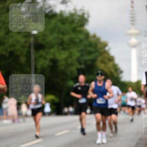 29.06.2025 - hella hamburg halbmarathon Dr. Thomas Lammeyer http://msf.ph/oto/8189722 29.06.2025 10:11:00 Kennedybrücke 1245, 4502, 4550, 5951, 6314, 6572, 6664, 8960, 9560, 10212, 10297, 10736 meine-sportfotos.de