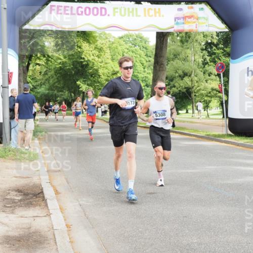 29.06.2025 - hella hamburg halbmarathon MichiJ http://msf.ph/oto/8189736 29.06.2025 10:19:32 Zwischen KM18-KM19 3189, 5308, 10173, 16818 meine-sportfotos.de
