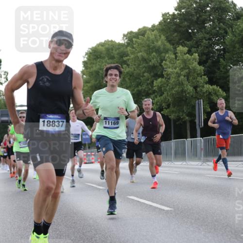 29.06.2025 - hella hamburg halbmarathon Jannik Wohlers http://msf.ph/oto/8189745 29.06.2025 09:44:39 Lombardsbrücke 1827, 2746, 3201, 5269, 5367, 6619, 6781, 10156, 10486, 10848, 11169, 12287, 12595, 12900, 13838, 13956, 14140, 14164, 15883, 16377, 16508, 16713, 16818, 17428, 17488, 18737, 18837, 18871, 18874, 19142 meine-sportfotos.de