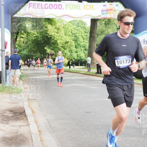 29.06.2025 - hella hamburg halbmarathon MichiJ http://msf.ph/oto/8189811 29.06.2025 10:19:33 Zwischen KM18-KM19 3189, 5308, 10173, 16713, 16818 meine-sportfotos.de