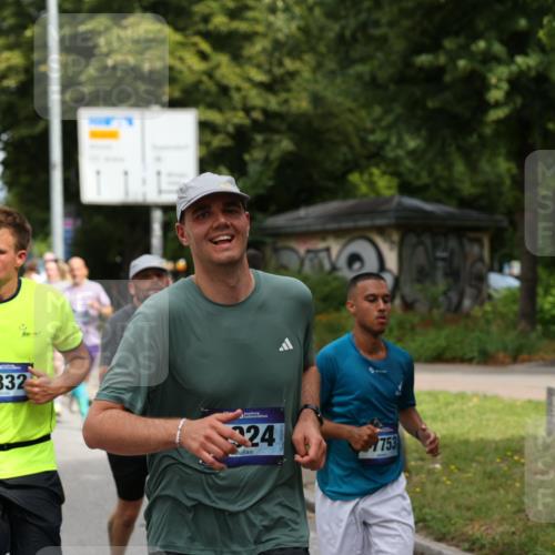 29.06.2025 - hella hamburg halbmarathon Yannick Fuchs http://msf.ph/oto/8189816 29.06.2025 10:43:51 20KM 2013, 2504, 2516, 2878, 2937, 3414, 3543, 3562, 3692, 4017, 4832, 5460, 5978, 6115, 7100, 7332, 7657, 8437, 8454, 8813, 9200, 9463, 9491, 9551, 9597, 9619, 9723, 9924, 9965, 10189, 11339, 11819, 12035, 12203, 12271, 12670, 13159, 13225, 13690, 13976, 14526, 14838, 15519, 15523, 15620, 15966, 16403, 16653, 16731, 16738, 16843, 16877, 16891, 17001, 17753, 17908, 18058, 18350, 18926, 18960, 19109 meine-sportfotos.de
