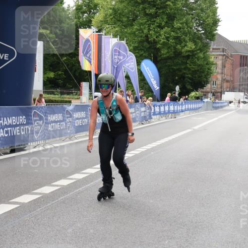 29.06.2025 - hella hamburg halbmarathon Strokosch-Dieckow http://msf.ph/oto/8189851 29.06.2025 09:29:58 Ziel 20028 meine-sportfotos.de