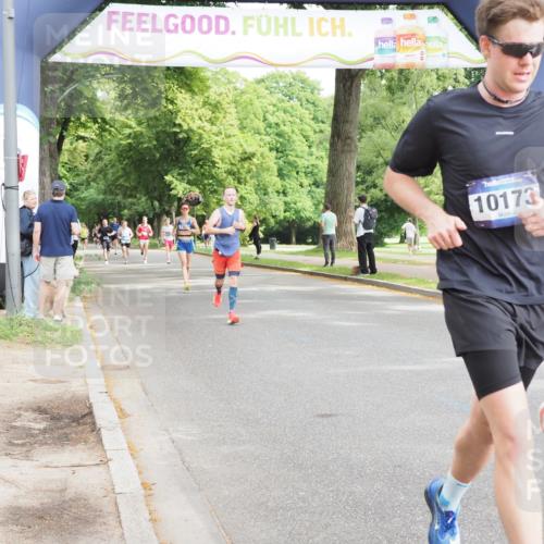 29.06.2025 - hella hamburg halbmarathon MichiJ http://msf.ph/oto/8189859 29.06.2025 10:19:33 Zwischen KM18-KM19 3189, 5308, 10173, 16713, 16818 meine-sportfotos.de