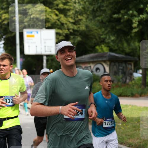 29.06.2025 - hella hamburg halbmarathon Yannick Fuchs http://msf.ph/oto/8189864 29.06.2025 10:43:51 20KM 2013, 2504, 2516, 2878, 2937, 3414, 3543, 3562, 3692, 4017, 4832, 5460, 5978, 6115, 7100, 7332, 7657, 8437, 8454, 8813, 9200, 9463, 9491, 9551, 9597, 9619, 9723, 9924, 9965, 10189, 11339, 11819, 12035, 12203, 12271, 12670, 13159, 13225, 13690, 13976, 14526, 14838, 15519, 15523, 15620, 15966, 16403, 16653, 16731, 16738, 16843, 16877, 16891, 17001, 17753, 17908, 18058, 18350, 18926, 18960, 19109 meine-sportfotos.de