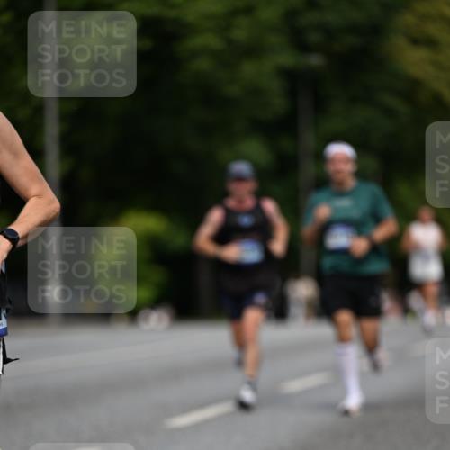29.06.2025 - hella hamburg halbmarathon Dr. Thomas Lammeyer http://msf.ph/oto/8189866 29.06.2025 09:47:34 Kennedybrücke 1065, 1122, 2879, 3075, 3968, 5308, 5344, 7231, 7349, 7793, 8975, 9047, 9079, 10106, 10173, 10790 meine-sportfotos.de