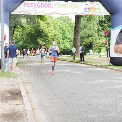29.06.2025 - hella hamburg halbmarathon MichiJ http://msf.ph/oto/8189879 29.06.2025 10:19:34 Zwischen KM18-KM19 3189, 5308, 10173, 16713, 16818 meine-sportfotos.de