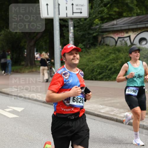 29.06.2025 - hella hamburg halbmarathon Yannick Fuchs http://msf.ph/oto/8189887 29.06.2025 10:31:01 20KM 2121, 2399, 2774, 3809, 6829, 6915, 6990, 6993, 10404, 10852, 11304, 11620, 12051, 12168, 12447, 12488, 12916, 13991, 14075, 14601, 14622, 15115, 15348, 15621, 16158, 17078, 17217, 17329, 17691, 18156, 18600 meine-sportfotos.de