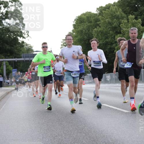 29.06.2025 - hella hamburg halbmarathon Jannik Wohlers http://msf.ph/oto/8189888 29.06.2025 09:44:41 Lombardsbrücke 1827, 2746, 3201, 5269, 5367, 6619, 6781, 10156, 10486, 10848, 11169, 12595, 12900, 13838, 14140, 14164, 14289, 15883, 16377, 16508, 16713, 16818, 17428, 17488, 18737, 18837, 18871, 18874, 19142 meine-sportfotos.de