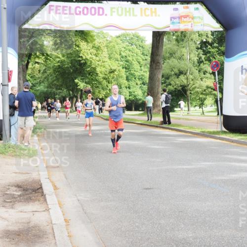 29.06.2025 - hella hamburg halbmarathon MichiJ http://msf.ph/oto/8189958 29.06.2025 10:19:34 Zwischen KM18-KM19 3189, 5308, 10173, 16713, 16818 meine-sportfotos.de
