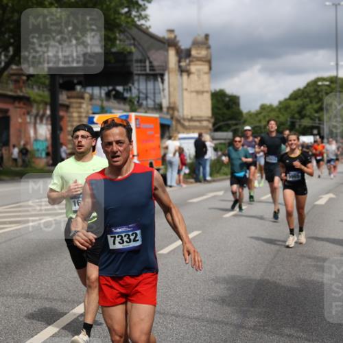 29.06.2025 - hella hamburg halbmarathon Yannick Fuchs http://msf.ph/oto/8190018 29.06.2025 10:43:52 20KM 2013, 2504, 2516, 2878, 2937, 3414, 3543, 3562, 3692, 4017, 4832, 5978, 6115, 7100, 7332, 7657, 8437, 8454, 8813, 9200, 9491, 9551, 9597, 9619, 9723, 9924, 9965, 10189, 11339, 11819, 11975, 12035, 12203, 12271, 12670, 13159, 13225, 13690, 13976, 14526, 14838, 15519, 15523, 15620, 15966, 16403, 16653, 16731, 16738, 16843, 16877, 16891, 17001, 17753, 17908, 18058, 18350, 18926, 18960, 19109 meine-sportfotos.de