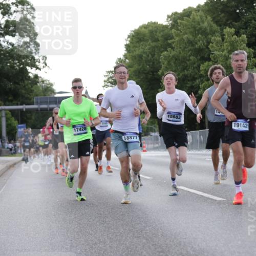 29.06.2025 - hella hamburg halbmarathon Jannik Wohlers http://msf.ph/oto/8190042 29.06.2025 09:44:41 Lombardsbrücke 1827, 2746, 3201, 5269, 5367, 6619, 6781, 10156, 10486, 10848, 11169, 12595, 12900, 13838, 14140, 14164, 14289, 15883, 16377, 16508, 16713, 16818, 17428, 17488, 18737, 18837, 18871, 18874, 19142 meine-sportfotos.de