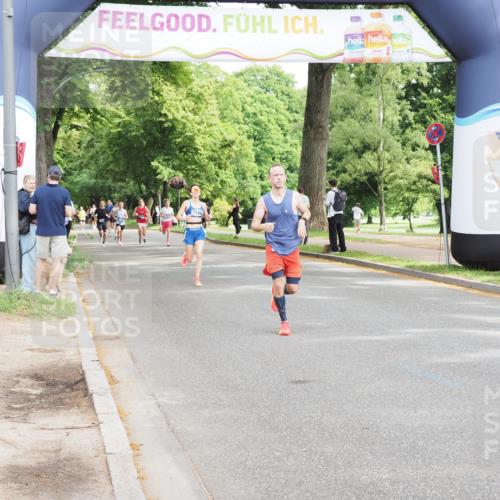 29.06.2025 - hella hamburg halbmarathon MichiJ http://msf.ph/oto/8190062 29.06.2025 10:19:34 Zwischen KM18-KM19 3189, 5308, 10173, 16713, 16818 meine-sportfotos.de