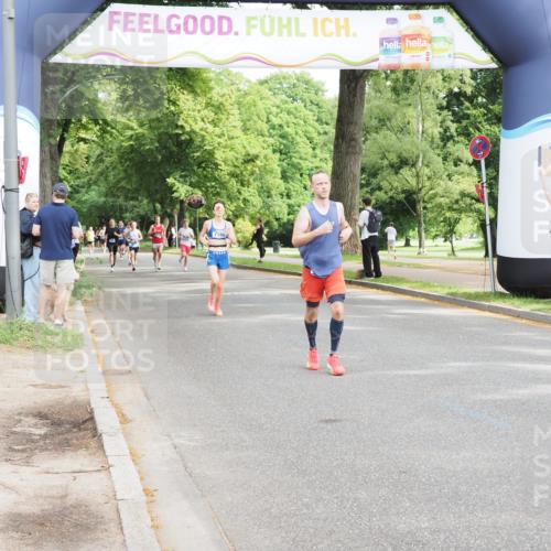 29.06.2025 - hella hamburg halbmarathon MichiJ http://msf.ph/oto/8190072 29.06.2025 10:19:35 Zwischen KM18-KM19 3189, 5308, 10173, 16713, 16818 meine-sportfotos.de