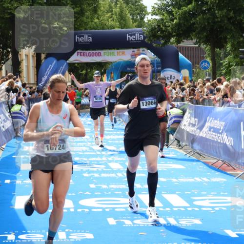 29.06.2025 - hella hamburg halbmarathon Zöllner http://msf.ph/oto/8190074 29.06.2025 10:34:12 Ziel 7884, 7901, 9376, 11019, 11202, 13066, 16724, 17751, 18906 meine-sportfotos.de