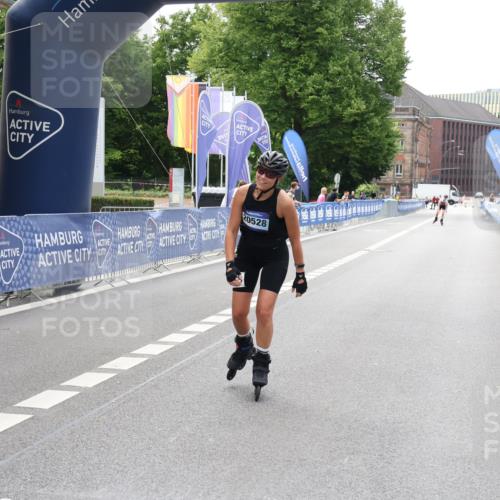 29.06.2025 - hella hamburg halbmarathon Strokosch-Dieckow http://msf.ph/oto/8190092 29.06.2025 09:30:21 Ziel 20301, 20528 meine-sportfotos.de