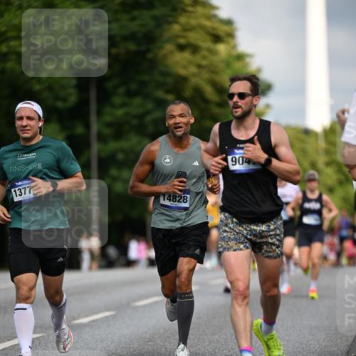 29.06.2025 - hella hamburg halbmarathon Dr. Thomas Lammeyer http://msf.ph/oto/8190098 29.06.2025 09:47:35 Kennedybrücke 1065, 1122, 2879, 3075, 3968, 4678, 5308, 5344, 7231, 7349, 7793, 8975, 9047, 9079, 10106, 10173, 10790 meine-sportfotos.de