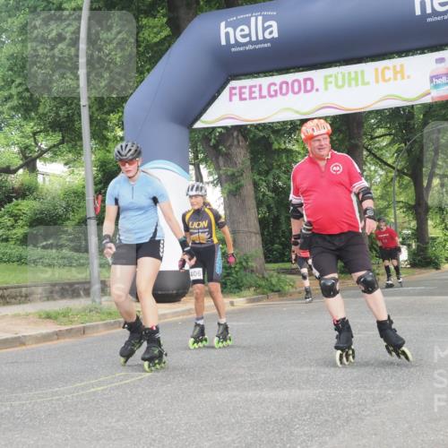 29.06.2025 - hella hamburg halbmarathon KatJ http://msf.ph/oto/8190122 29.06.2025 09:26:22 Zwischen KM18-KM19  meine-sportfotos.de