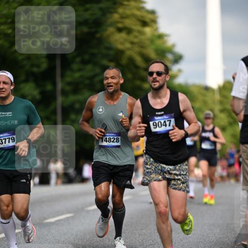 29.06.2025 - hella hamburg halbmarathon Dr. Thomas Lammeyer http://msf.ph/oto/8190155 29.06.2025 09:47:36 Kennedybrücke 1065, 1122, 2879, 3075, 3968, 4678, 5308, 5344, 7231, 7349, 7793, 8975, 9047, 10106, 10173, 10790 meine-sportfotos.de