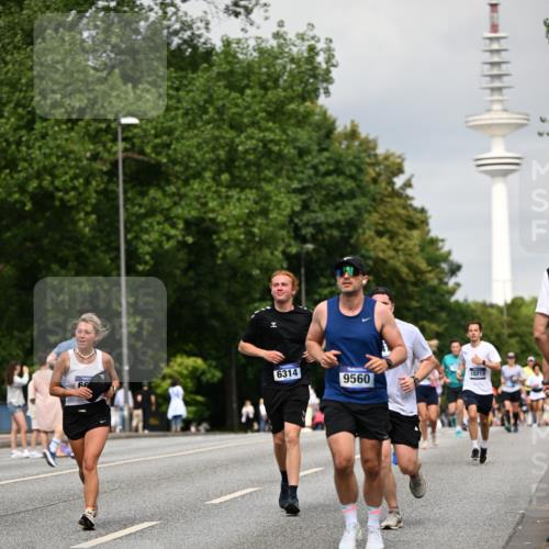 29.06.2025 - hella hamburg halbmarathon Dr. Thomas Lammeyer http://msf.ph/oto/8190163 29.06.2025 10:11:01 Kennedybrücke 1245, 4502, 4550, 5951, 6314, 6572, 6664, 8960, 9560, 10212, 10297 meine-sportfotos.de