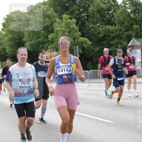 29.06.2025 - hella hamburg halbmarathon Jannik Wohlers http://msf.ph/oto/8190185 29.06.2025 10:24:05 Lombardsbrücke 1064, 1352, 1395, 2132, 2280, 2477, 2944, 3053, 3132, 3421, 3786, 4111, 4162, 4221, 4464, 4719, 5138, 5829, 5830, 6478, 6524, 6526, 6570, 7528, 7975, 8167, 8297, 9063, 11651, 12070, 12210, 12303, 13111, 13113, 13380, 13573, 13638, 13711, 14143, 15796, 18077, 18105, 19080 meine-sportfotos.de