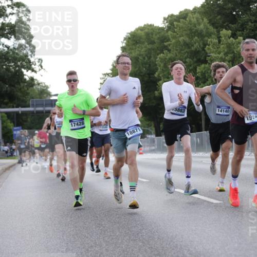 29.06.2025 - hella hamburg halbmarathon Jannik Wohlers http://msf.ph/oto/8190198 29.06.2025 09:44:41 Lombardsbrücke 1827, 2746, 3201, 5269, 5367, 6619, 6781, 10156, 10486, 10848, 11169, 12595, 12900, 13838, 14140, 14164, 14289, 15883, 16377, 16508, 16713, 16818, 17428, 17488, 18737, 18837, 18871, 18874, 19142 meine-sportfotos.de