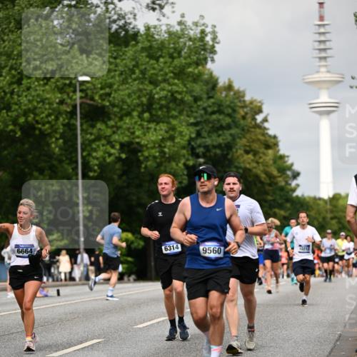 29.06.2025 - hella hamburg halbmarathon Dr. Thomas Lammeyer http://msf.ph/oto/8190231 29.06.2025 10:11:01 Kennedybrücke 1245, 4502, 4550, 5951, 6314, 6572, 6664, 8960, 9560, 10212, 10297 meine-sportfotos.de